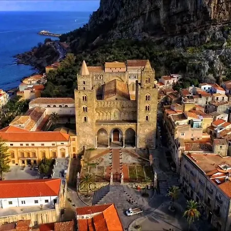 El Corazon Cefalu